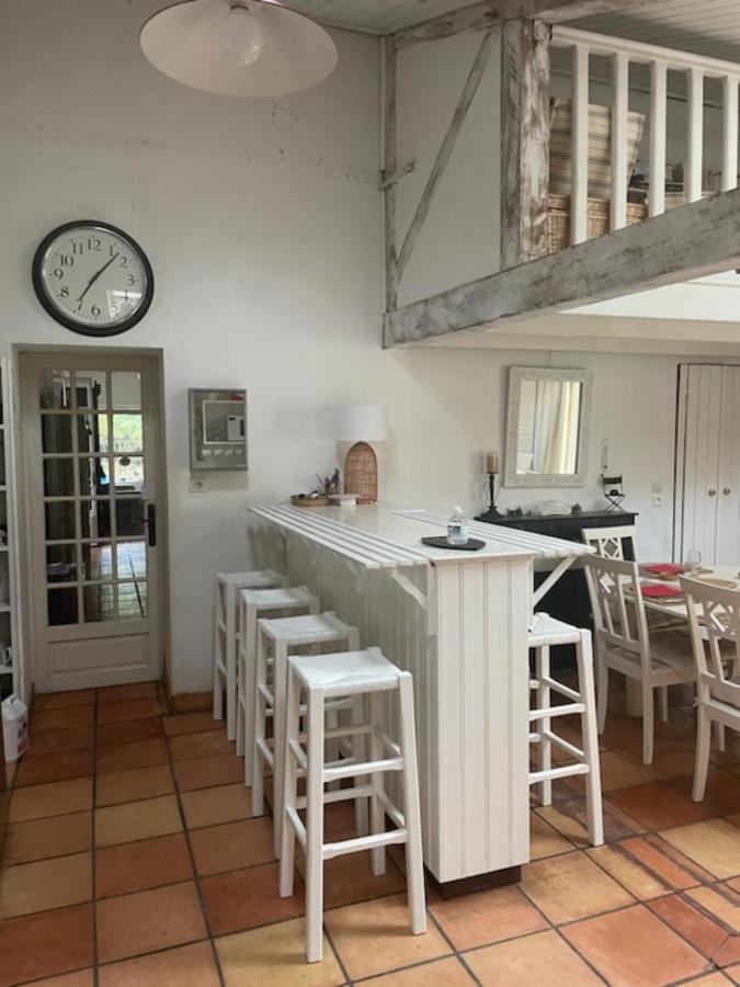 Le Chai Maison De Charme Pour Tribu Joyeuse Le Château-dʼOléron Extérieur photo