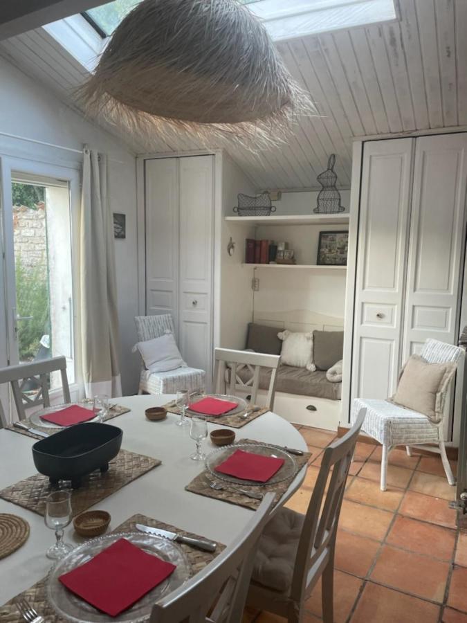 Le Chai Maison De Charme Pour Tribu Joyeuse Le Château-dʼOléron Extérieur photo