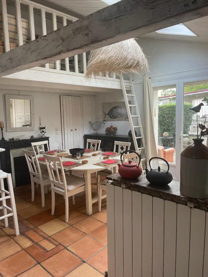 Le Chai Maison De Charme Pour Tribu Joyeuse Le Château-dʼOléron Extérieur photo